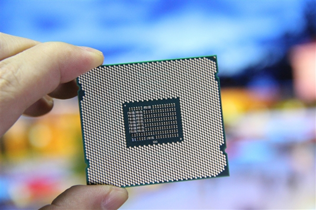 出售（Intel）奔騰? Silver 和 Gold 處理器、賽揚? 處理器